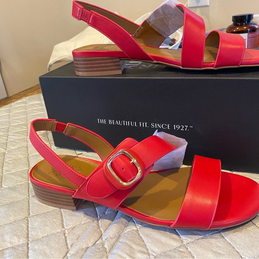 NIB. Naturalizer Meesha Slingback, Red Sandals with Buckle​